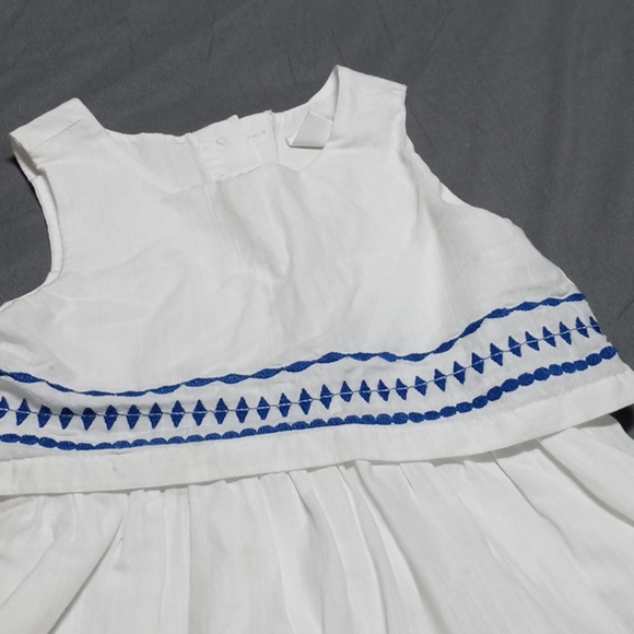 Dress - Picture 2 of 4